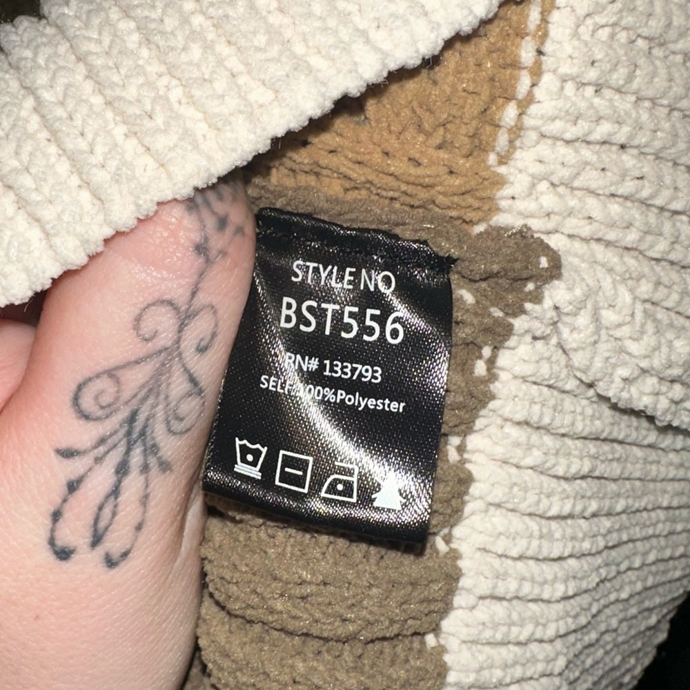 POL Multi Textured Color Block Patchwork V-Neck K… - image 13